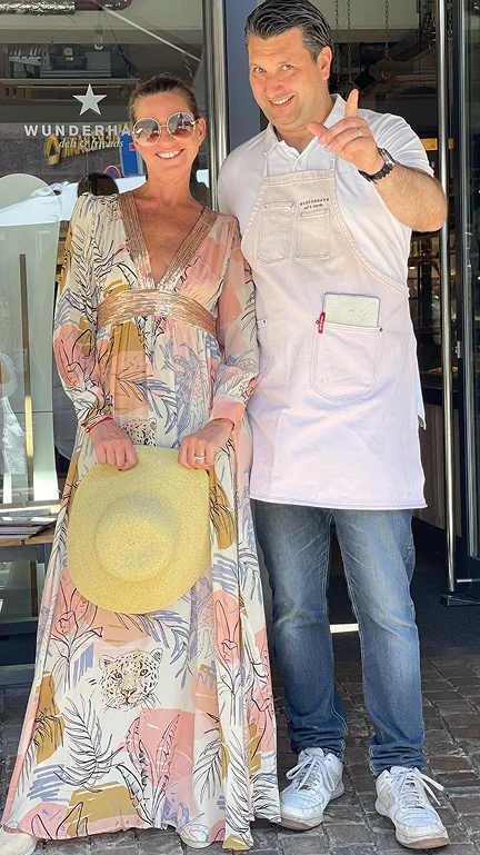 Wunderhaus Team vor dem Deli